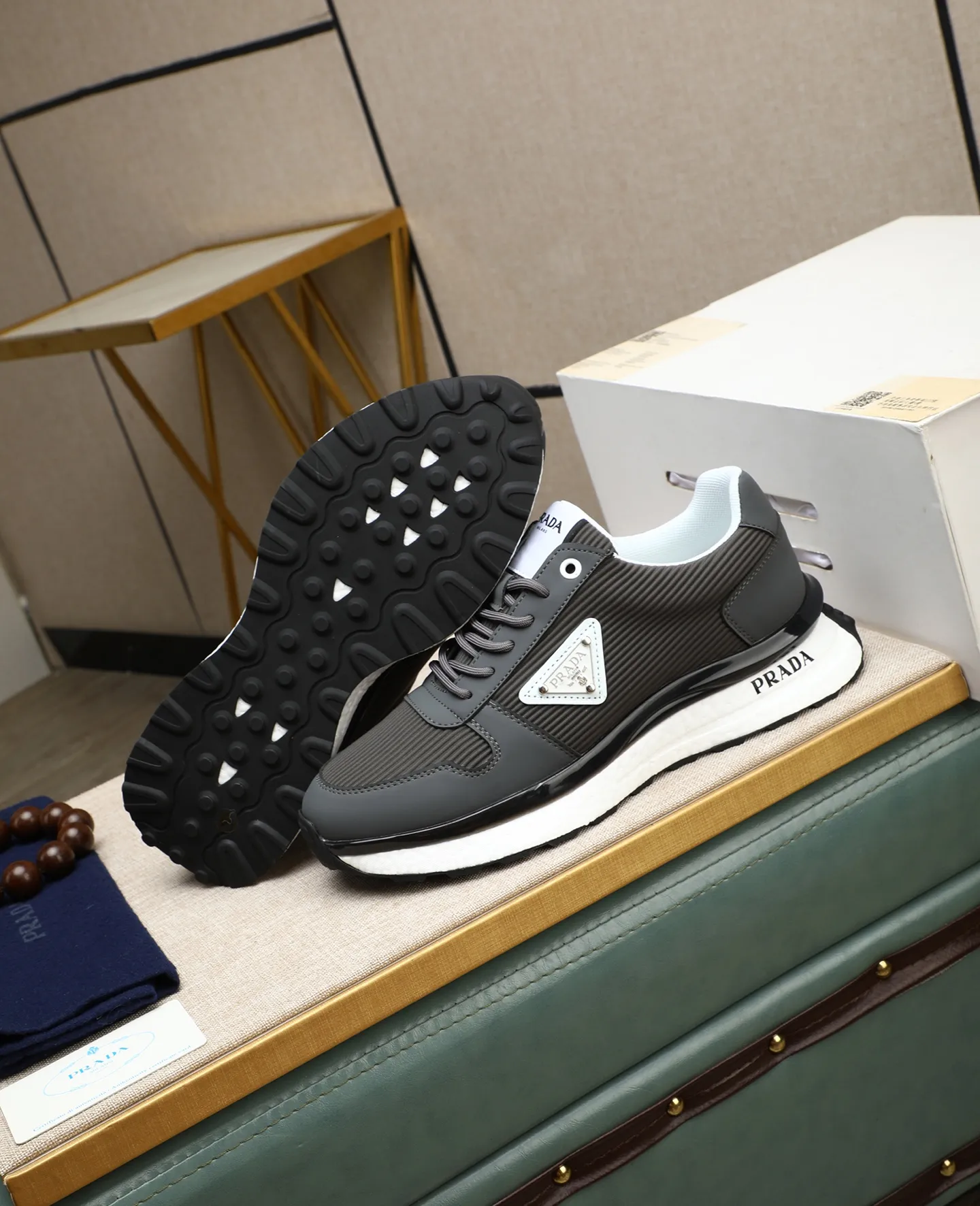 Men's shoes💰460🌹🌹[PRADA—Prada] latest model🙈original replica! 👟👟👟Available here. The workmanship is top-notch. The upper is made of Italian 🇮🇹Imported calfskin. ❗️Breathable genuine leather lining @Suitable for travel. The original version has an enlarged engraved sole, making it suitable for all kinds of travels, showing low-key luxury. Let quality speak for itself. Color: Size: 38-44
